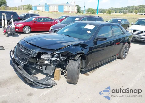 2022 Chrysler 300 S из США, поврежденный, VIN 2C3CCABG7NH136427